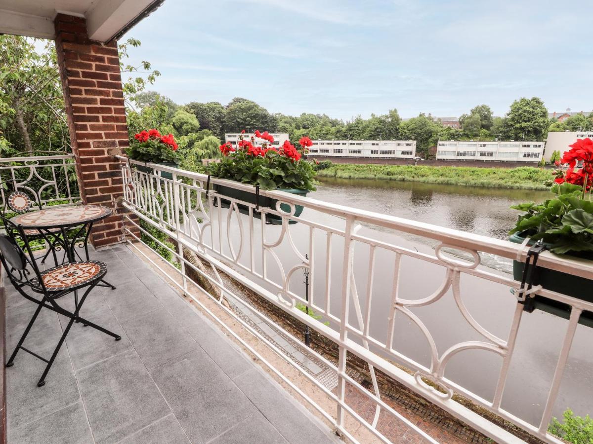Dee Heights Penthouse Lägenhet Chester Exteriör bild