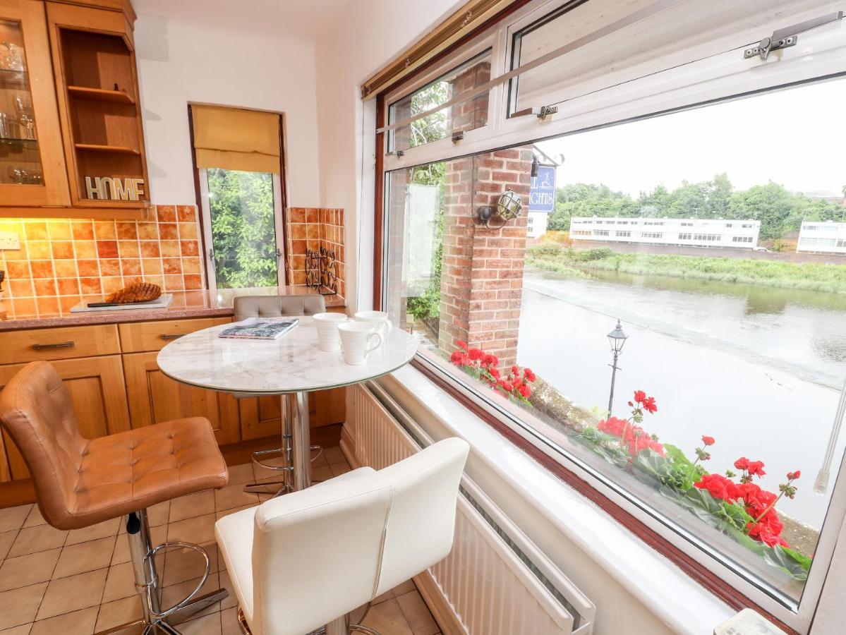 Dee Heights Penthouse Lägenhet Chester Exteriör bild